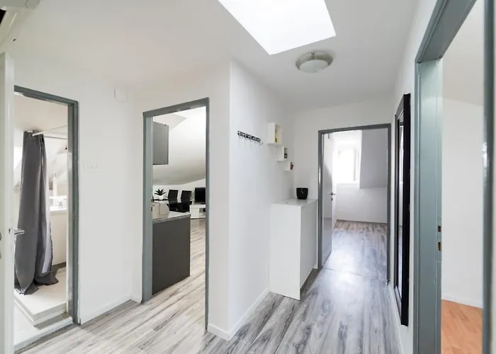 City Center Mayess Aparment