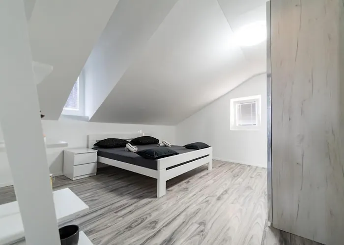 City Center Mayess Aparment